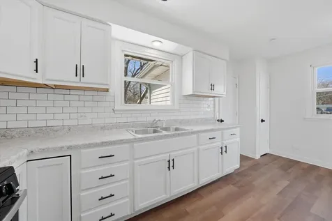 16608 Sawyer Avenue Markham IL 60428