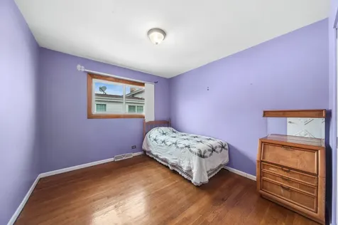 9481 Park Lane Des Plaines IL 60016
