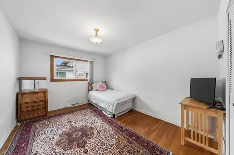 9481 Park Lane Des Plaines IL 60016