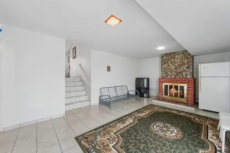 9481 Park Lane Des Plaines IL 60016