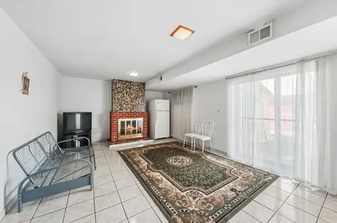 9481 Park Lane Des Plaines IL 60016