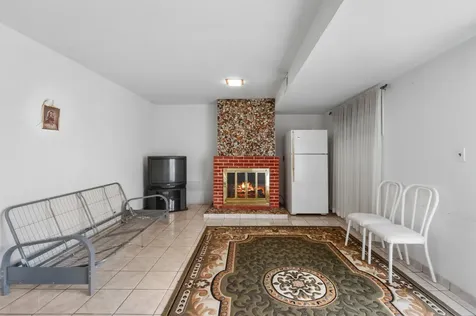 9481 Park Lane Des Plaines IL 60016