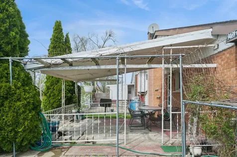 9481 Park Lane Des Plaines IL 60016