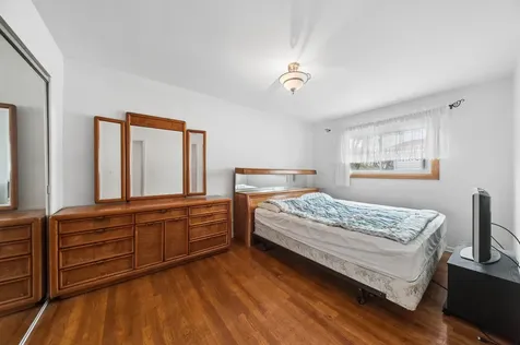 9481 Park Lane Des Plaines IL 60016