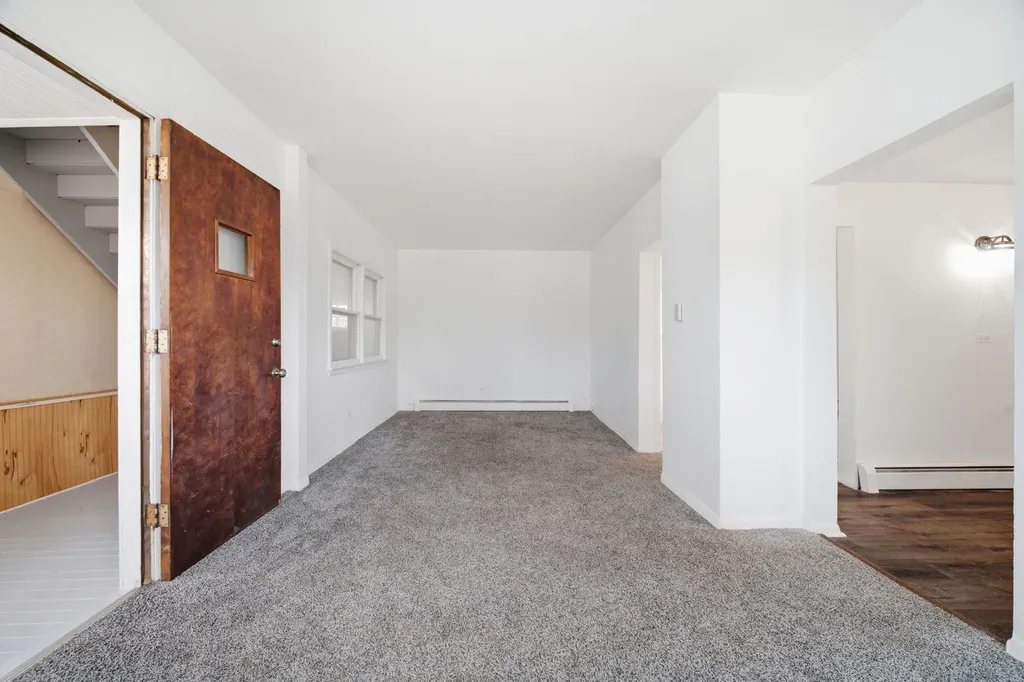 12815 Clinton Street Blue Island IL 60406