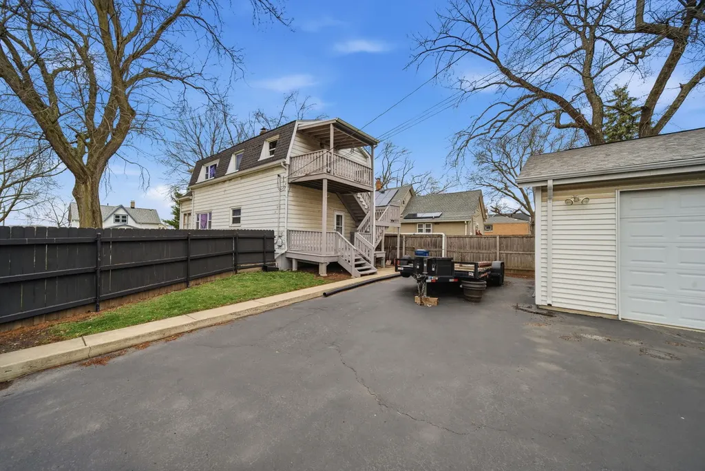 12815 Clinton Street Blue Island IL 60406