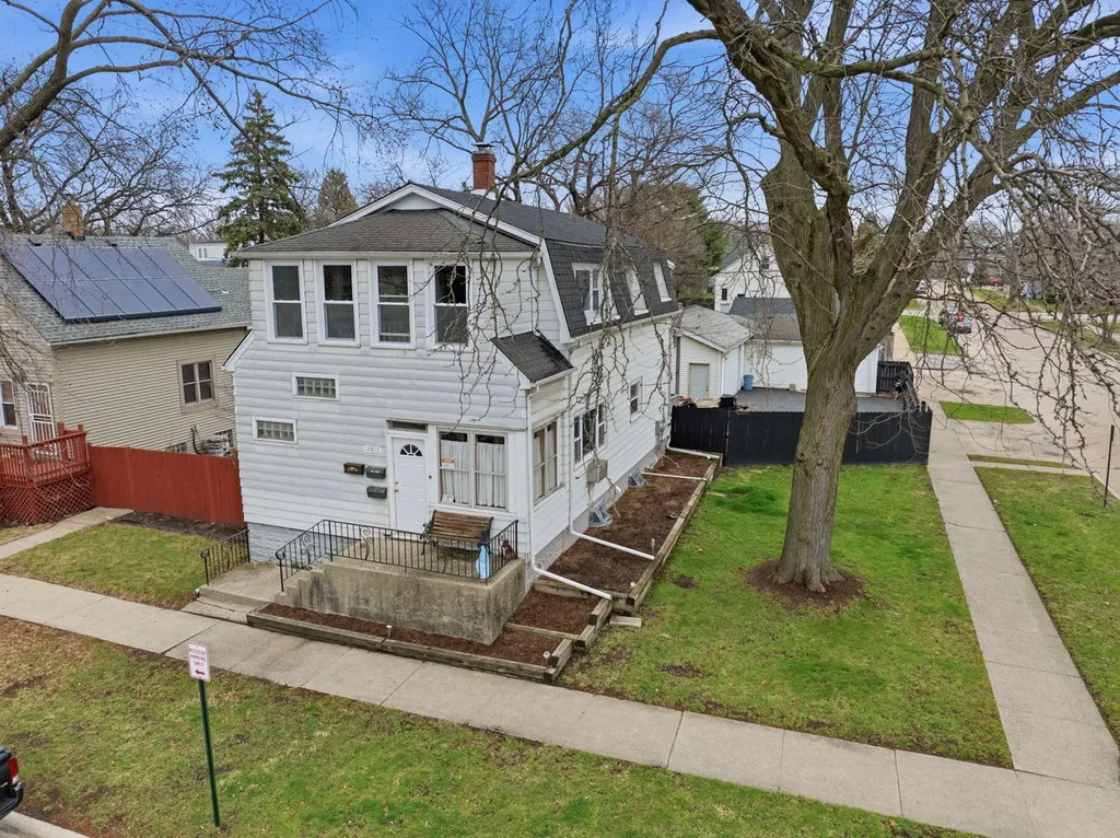 12815 Clinton Street Blue Island IL 60406