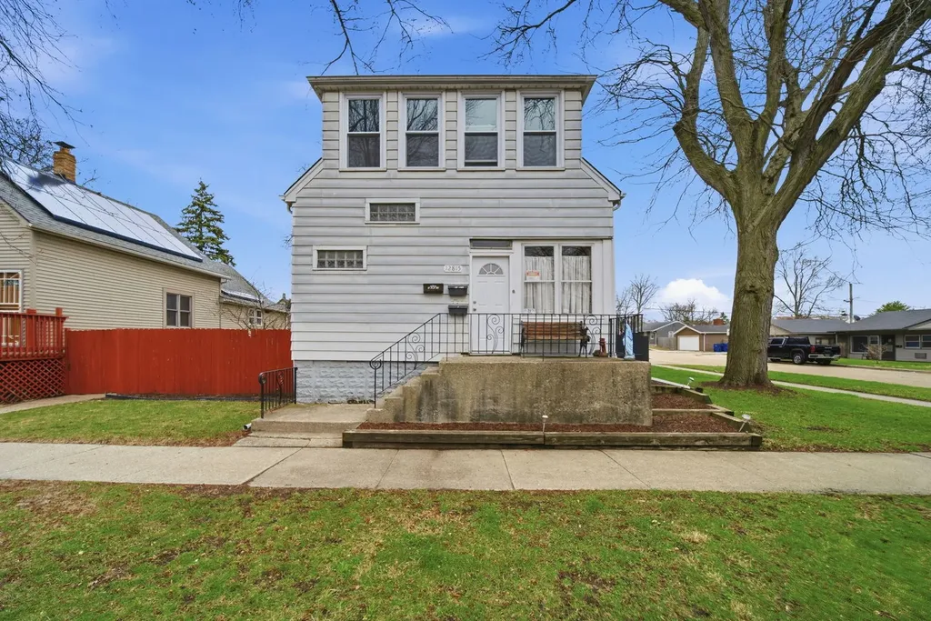 12815 Clinton Street Blue Island IL 60406