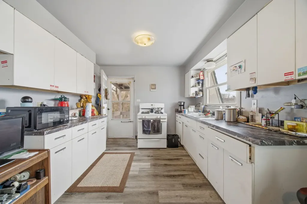 12815 Clinton Street Blue Island IL 60406