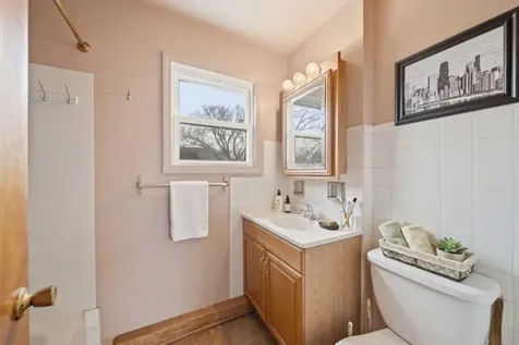 12815 Clinton Street Blue Island IL 60406