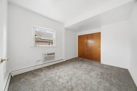 12815 Clinton Street Blue Island IL 60406