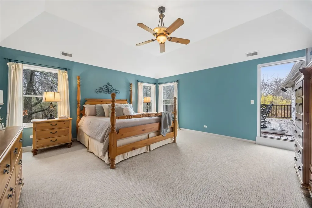9025 Darien Woods Court Darien IL 60561