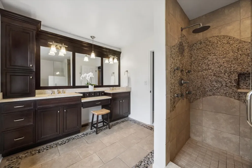 9025 Darien Woods Court Darien IL 60561
