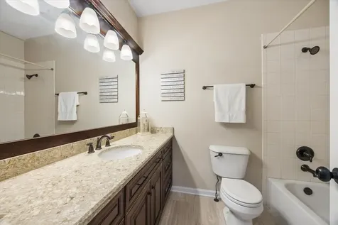 9025 Darien Woods Court Darien IL 60561