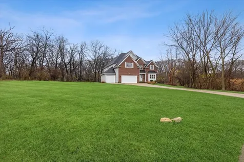 9025 Darien Woods Court Darien IL 60561
