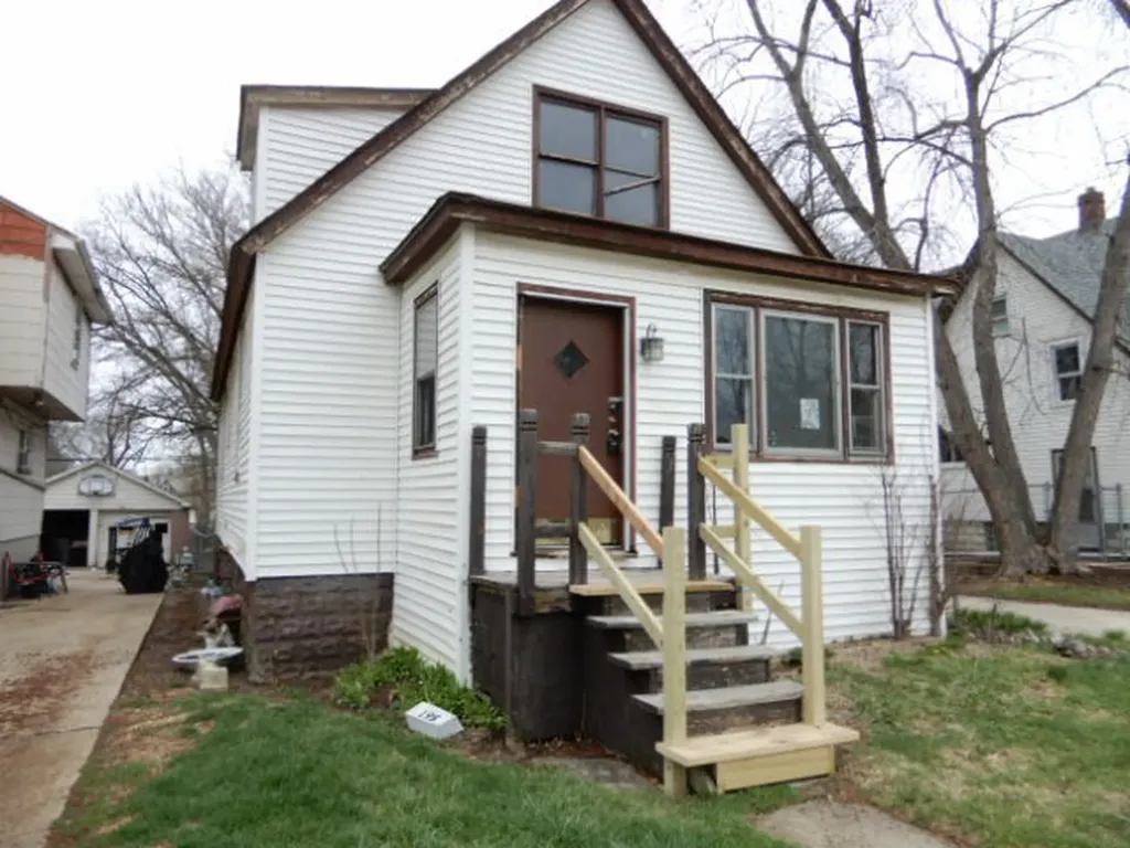 195 West 15th Street Chicago Heights IL 60411