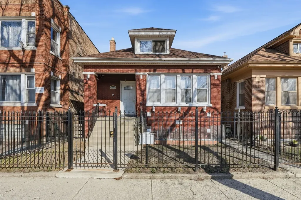 6223 South Washtenaw Avenue Chicago IL 60629