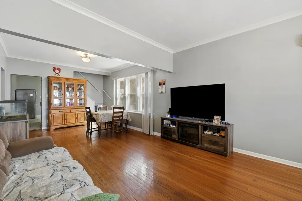 6223 South Washtenaw Avenue Chicago IL 60629