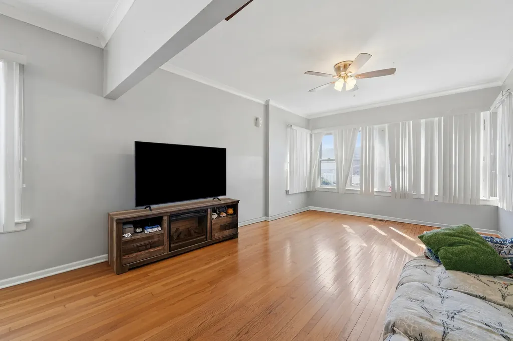 6223 South Washtenaw Avenue Chicago IL 60629