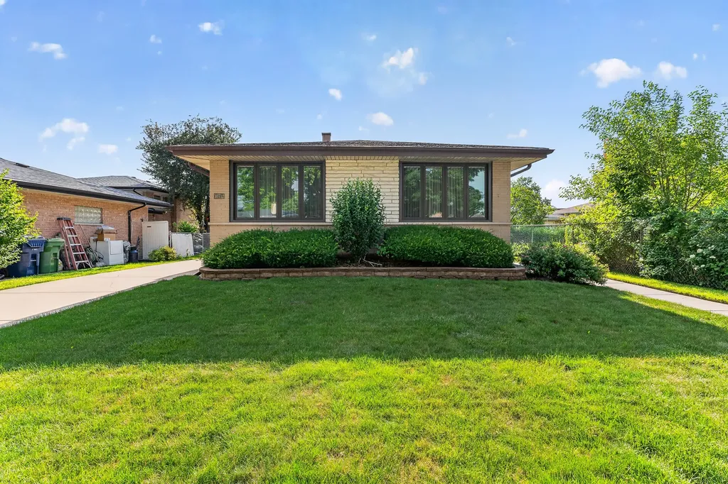 10712 Lamon Avenue Oak Lawn IL 60453