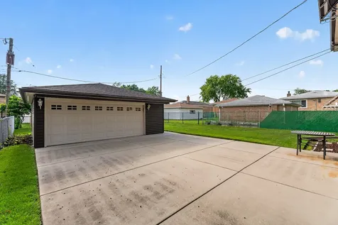 10712 Lamon Avenue Oak Lawn IL 60453