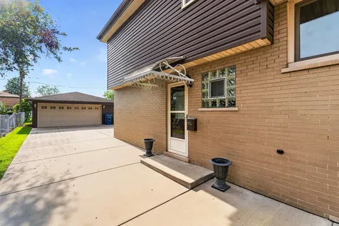 10712 Lamon Avenue Oak Lawn IL 60453