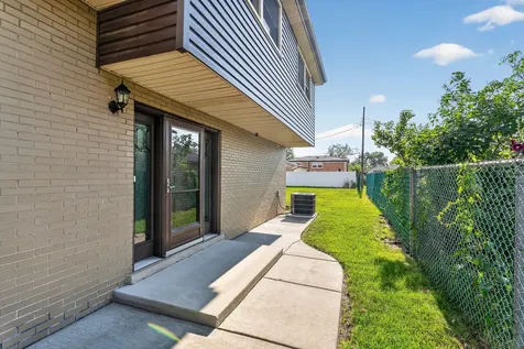 10712 Lamon Avenue Oak Lawn IL 60453