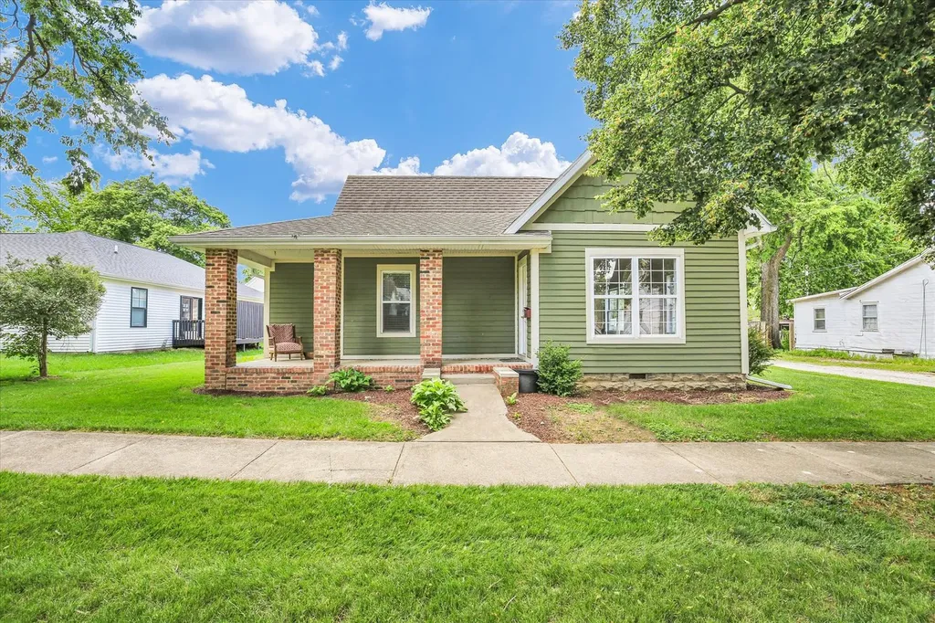 464 South Independence Street Monticello IL 61856