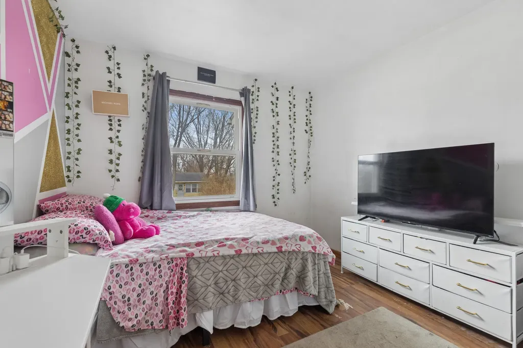 18 Mckinley Street Lake In The Hills IL 60156