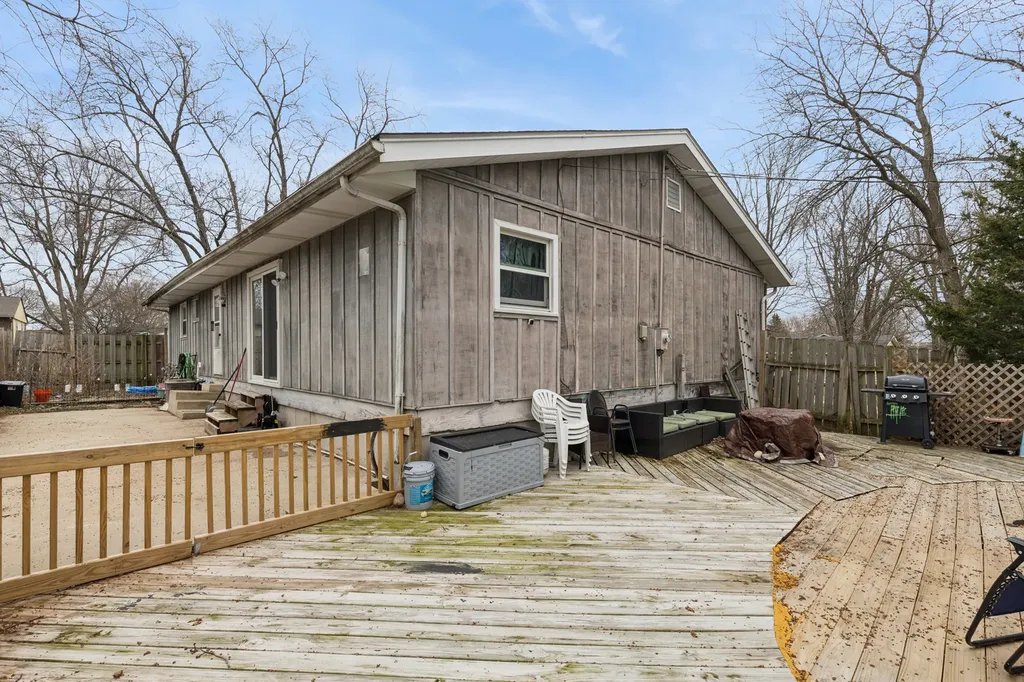 18 Mckinley Street Lake In The Hills IL 60156