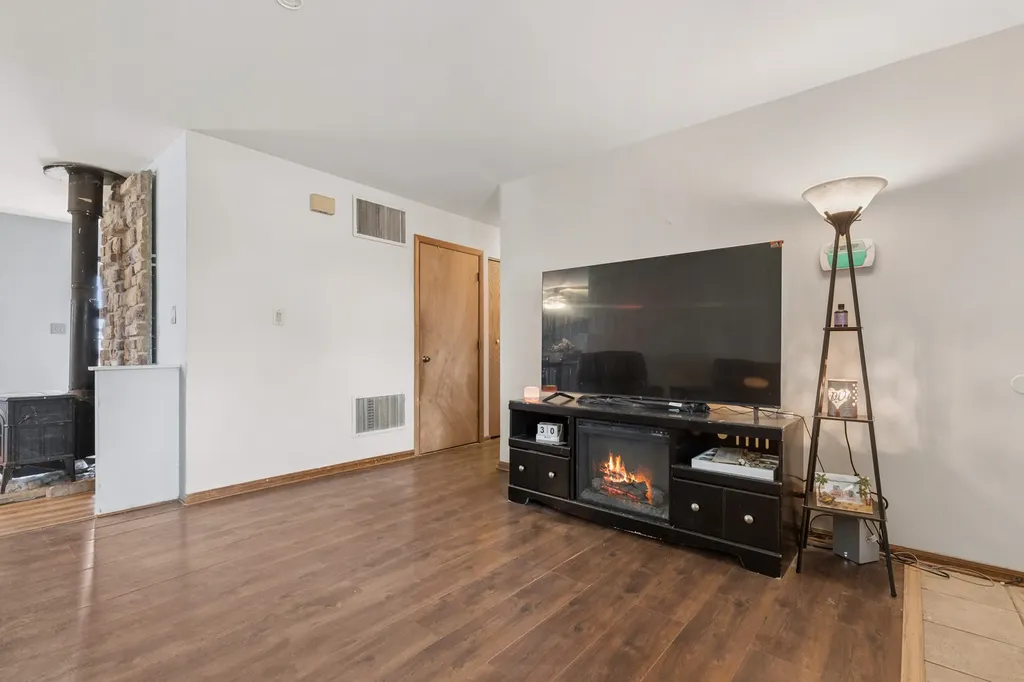 18 Mckinley Street Lake In The Hills IL 60156