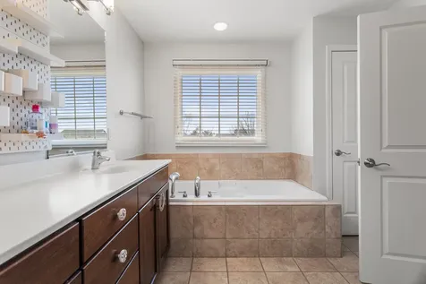 1805 Mullikin Drive Champaign IL 61822
