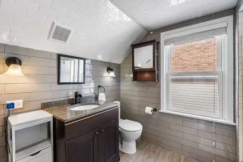 5904 West Berenice Avenue Chicago IL 60634