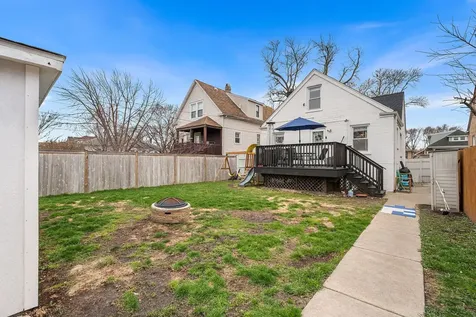 5904 West Berenice Avenue Chicago IL 60634