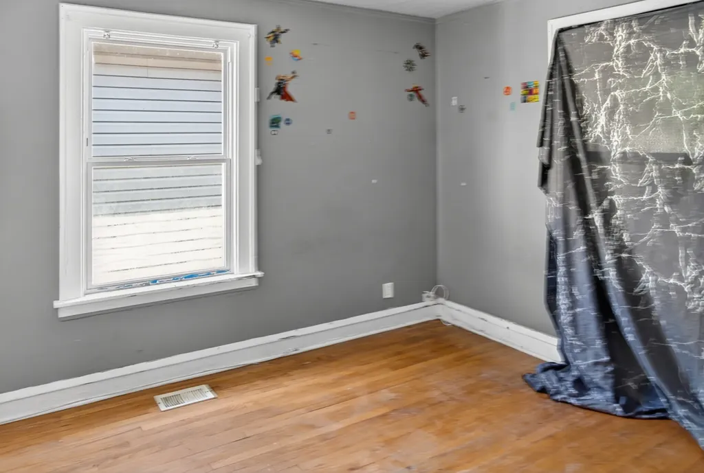 8106 South Burnham Avenue Chicago IL 60617