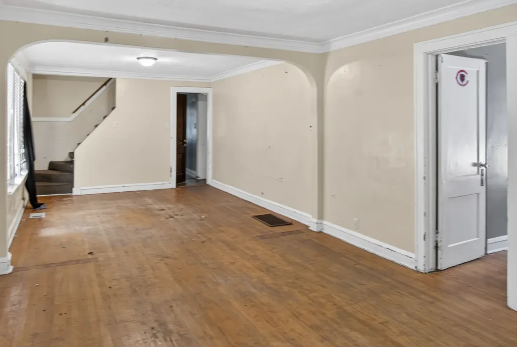 8106 South Burnham Avenue Chicago IL 60617