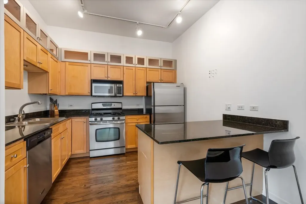 1447 North Cleveland Avenue Chicago IL 60610