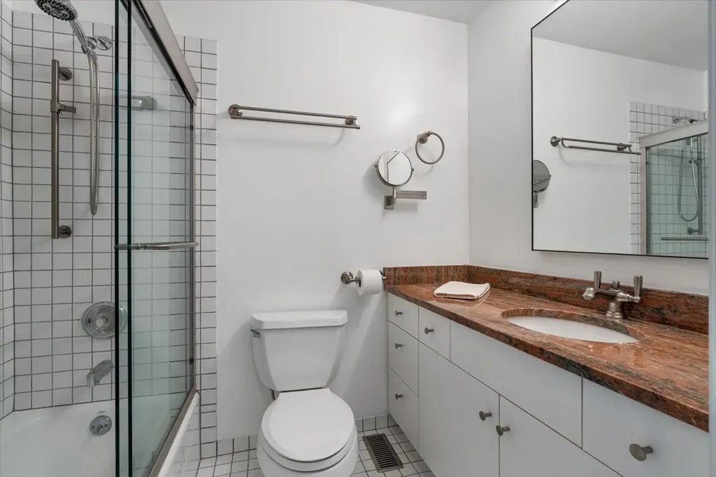 1447 North Cleveland Avenue Chicago IL 60610