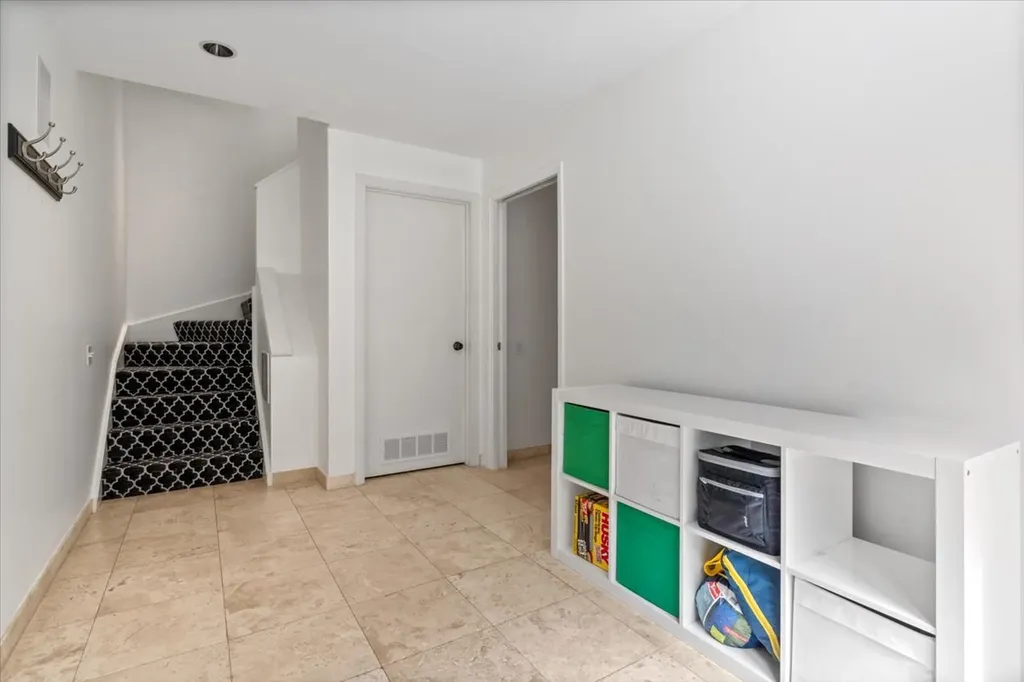 1447 North Cleveland Avenue Chicago IL 60610