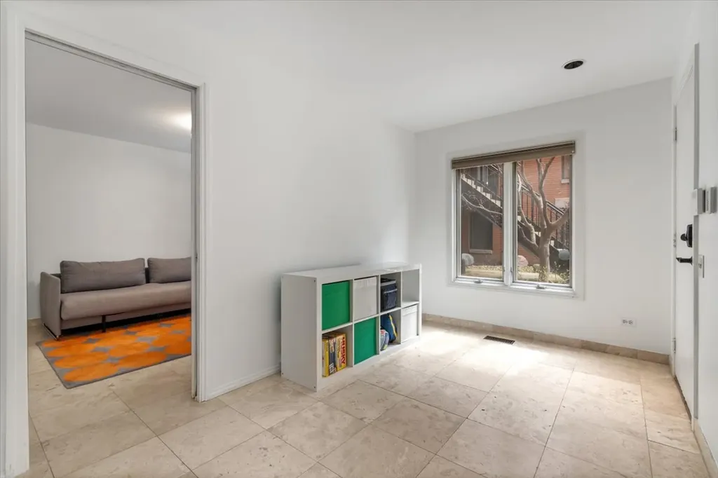 1447 North Cleveland Avenue Chicago IL 60610