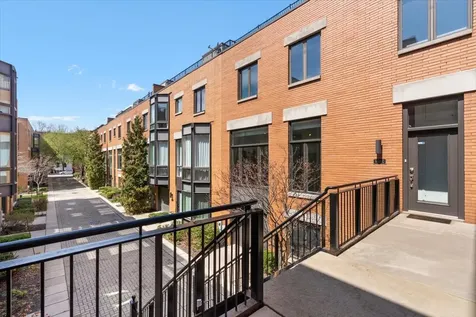 1447 North Cleveland Avenue Chicago IL 60610