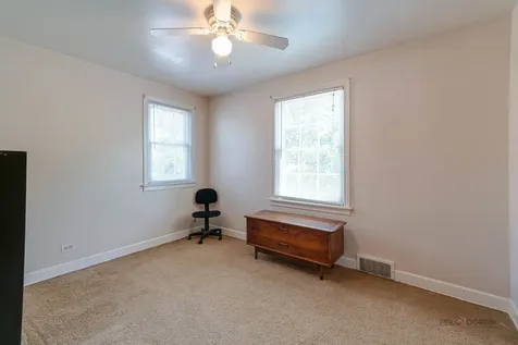 225 Stratford Road Des Plaines IL 60016