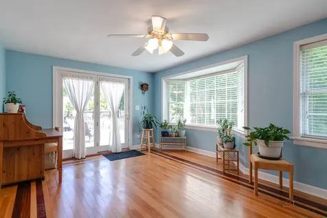 225 Stratford Road Des Plaines IL 60016