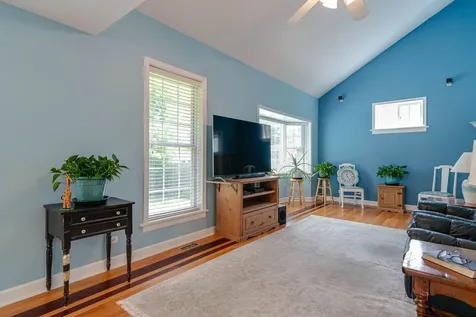 225 Stratford Road Des Plaines IL 60016