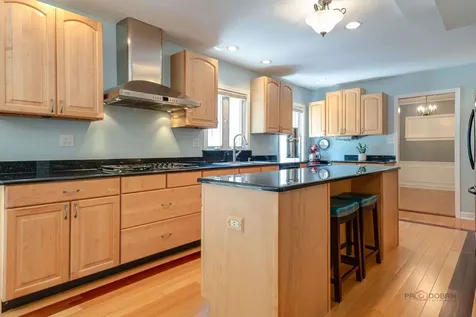 225 Stratford Road Des Plaines IL 60016