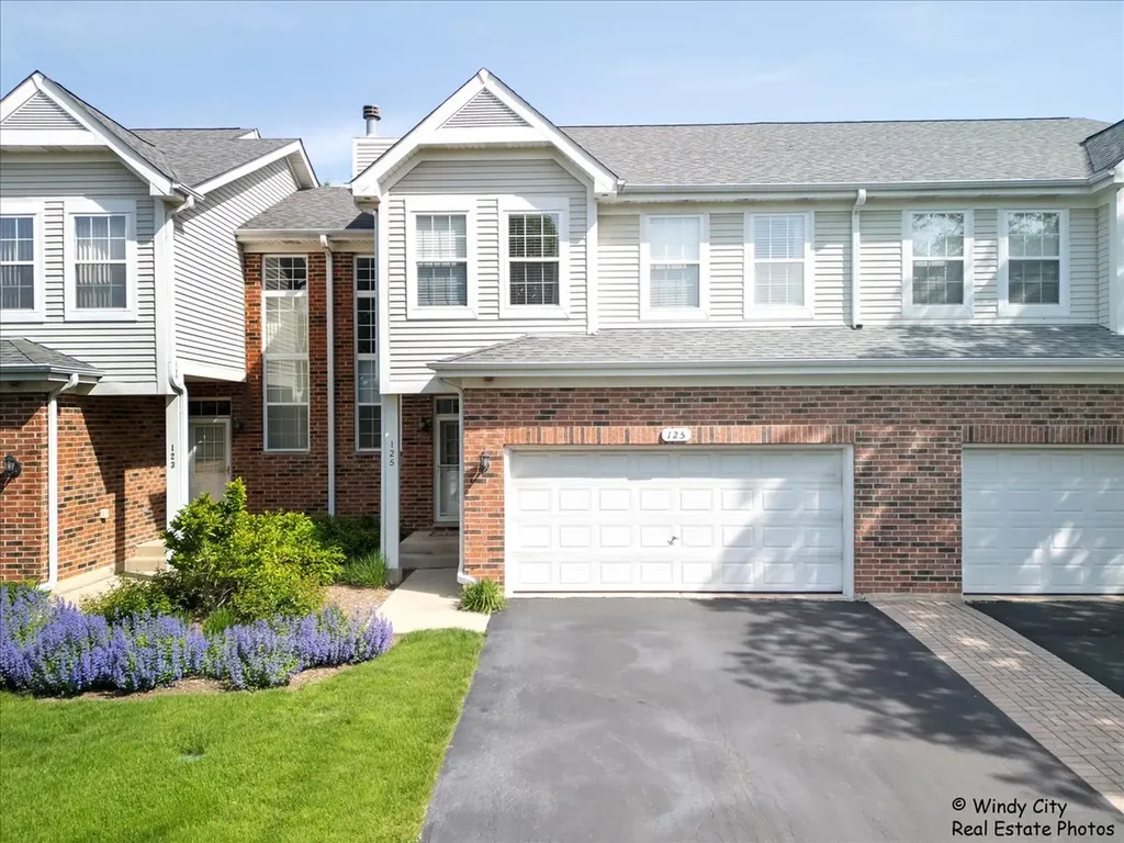 125 Chestnut Hills Circle Burr Ridge IL 60527