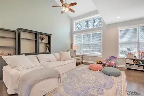 125 Chestnut Hills Circle Burr Ridge IL 60527