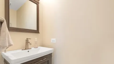 125 Chestnut Hills Circle Burr Ridge IL 60527