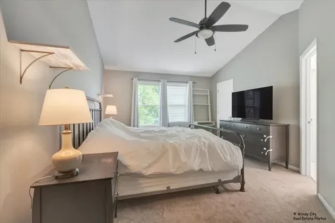 125 Chestnut Hills Circle Burr Ridge IL 60527