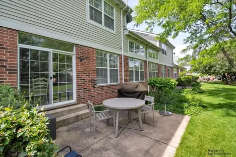 125 Chestnut Hills Circle Burr Ridge IL 60527